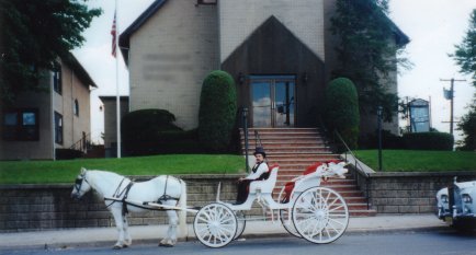 http://www.echolakestables.com/images/carriage/carriage.jpg